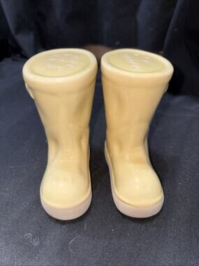 Pottery Barn Ceramic Rain Boots Salt & Pepper Shaker Set Yellow 4"H